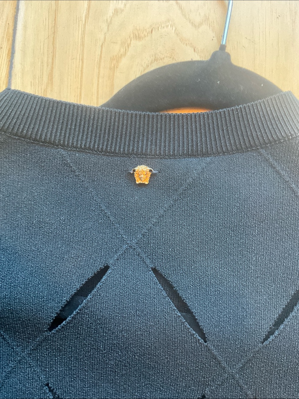 VERSACE Knit Sweater Intarsia Slashes Series with Cutouts - Picture 6 of 7